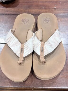 Reef flip flops size 9